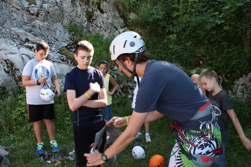 Village Camps International Summer Camp Leysin, Switzerland 2026-08-15 https://www.villagecamps.com/journals_admin/images/691-9-climb (3).jpg